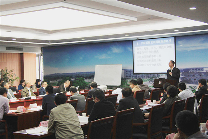 红豆
股份纺织集团联合举办培训