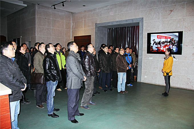 红豆
股份党员干部赴雨花台烈士纪念馆追思先烈