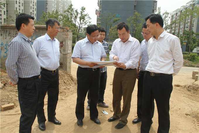 王正喜调研江宁G13地块和红豆
蚕种公司