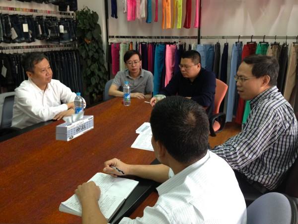 集团领导调研上海红豆
公司