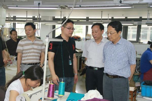 督导组王正宇组长赴红豆
集团基层企业征求意见