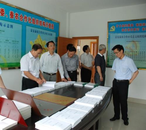 省国资委副主任王正宇到富安和海安红豆
调研