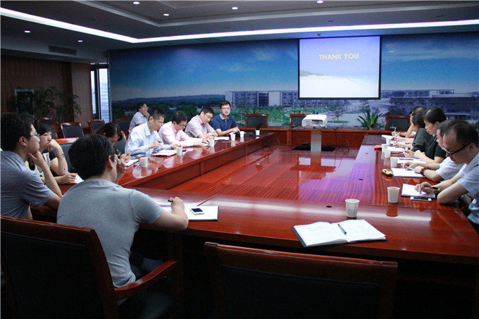 红豆
投资开展职工财务知识专题讲座