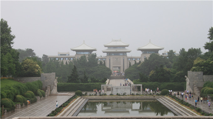 祭英烈 天地同悲 铸誓言 再抒挚情