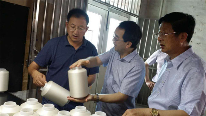 红豆
股份领导赴多个宁外子公司和企业调研