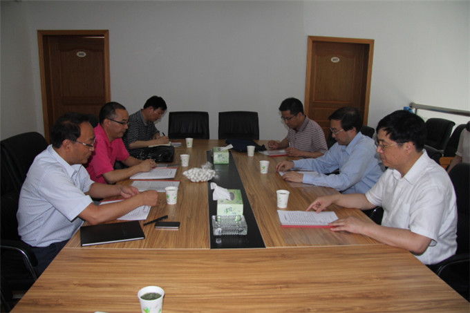 周勇到红豆
蚕种公司等企业开展“三严三实”专题调研