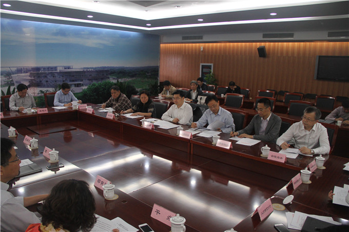 南京市副市长储永宏率队赴红豆钱包
调研