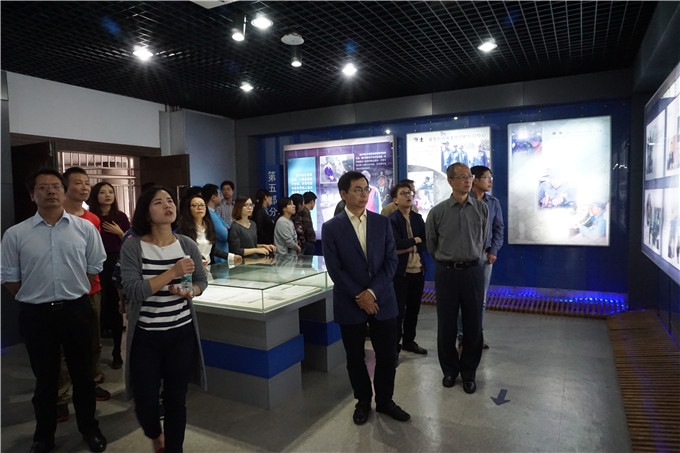 红豆
投资联合江苏金控开展警示教育活动