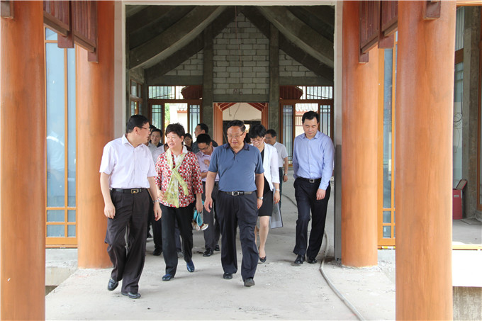 红豆钱包
和省卫计委举行合作洽谈会