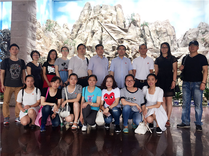 红豆
技贸支部赴新四军纪念馆缅怀先烈