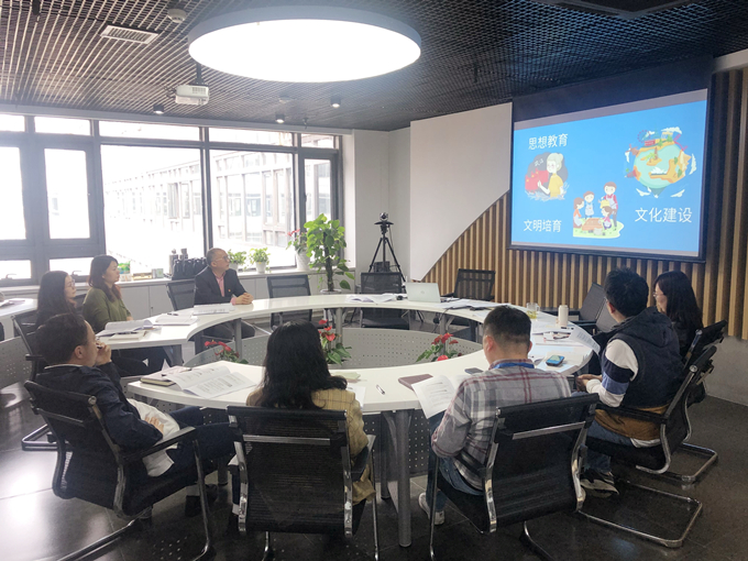 红豆
股份_副本.jpg