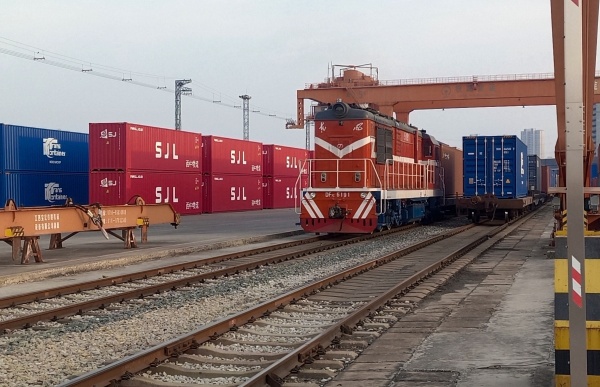 1704791588845638.jpg 班列1_副本.jpg