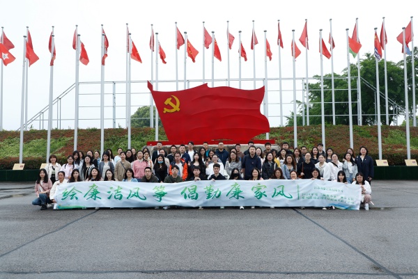 1715054184468693.jpg 11红豆
云商公司活动合影_副本.jpg