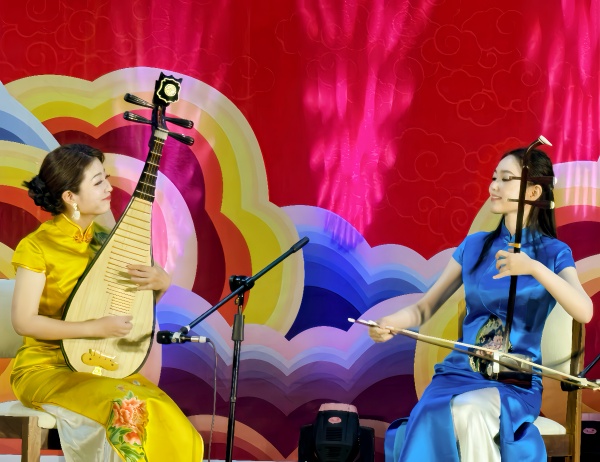 1716370140184603.jpg 图片5:民乐演奏《赛马》《花好月圆》《喜洋洋》_副本.jpg